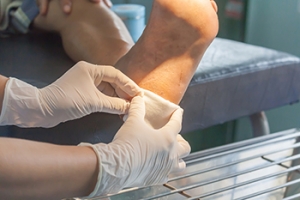 Causes and Symptoms of Infected Foot Wounds